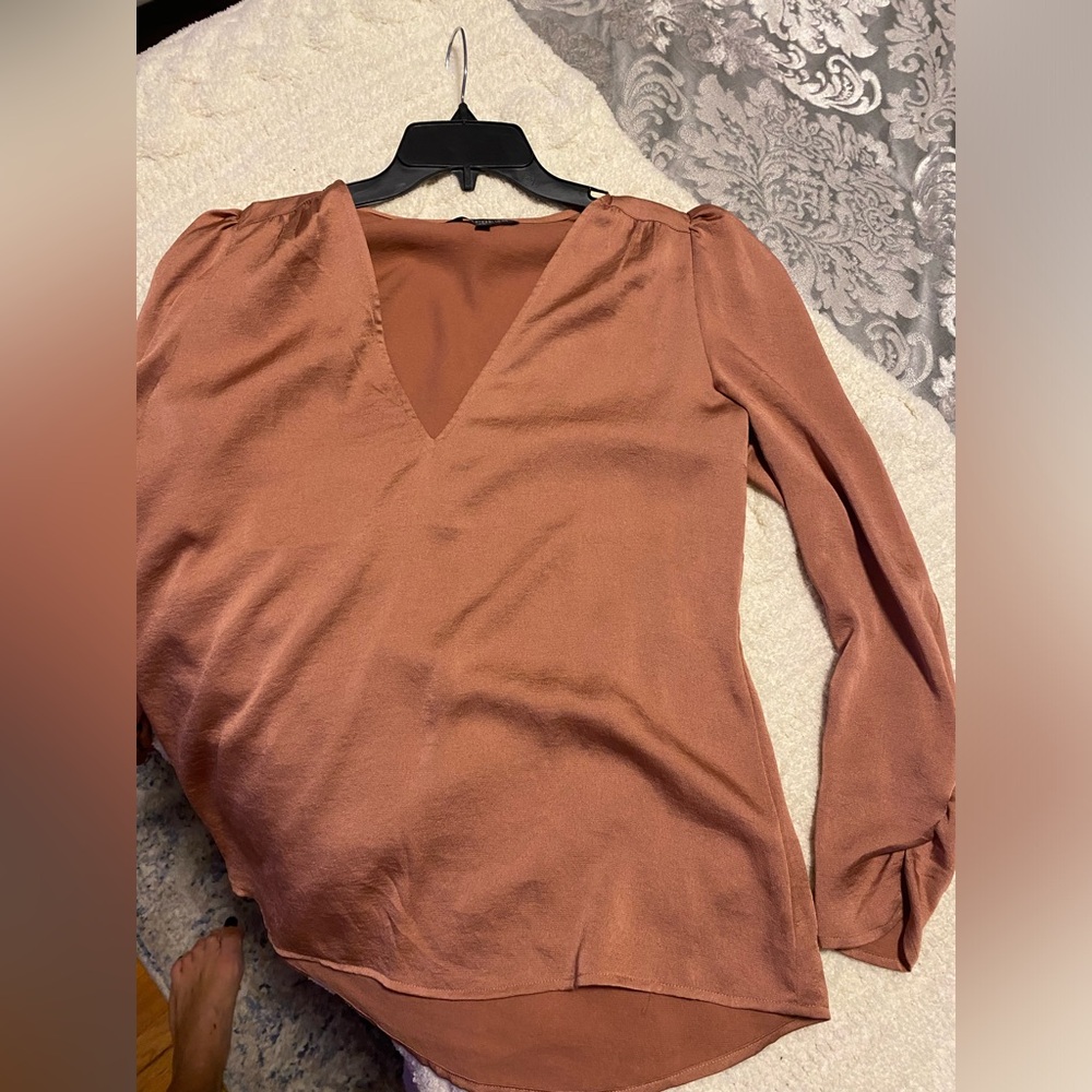Express Rust Orange V-Neck Blouse - Picture 5 of 7